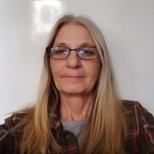 Meet your Posher, Elaine